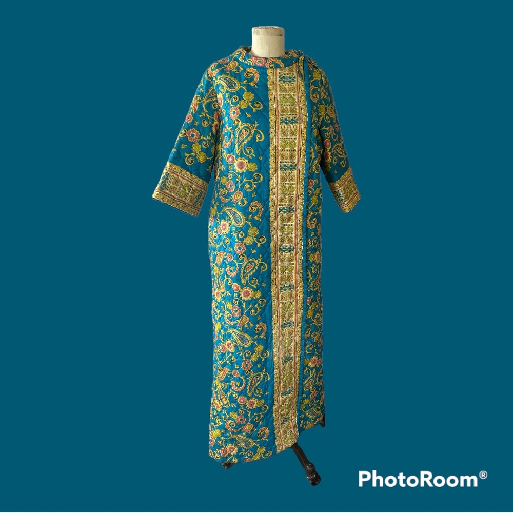 Vintage 70’s Long paisley Robe Housecoat Lounge Mod M